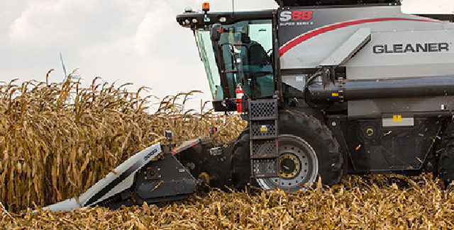 gleaner combine for harvesting