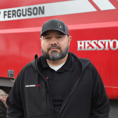 Gilbert Alvarado's headshot