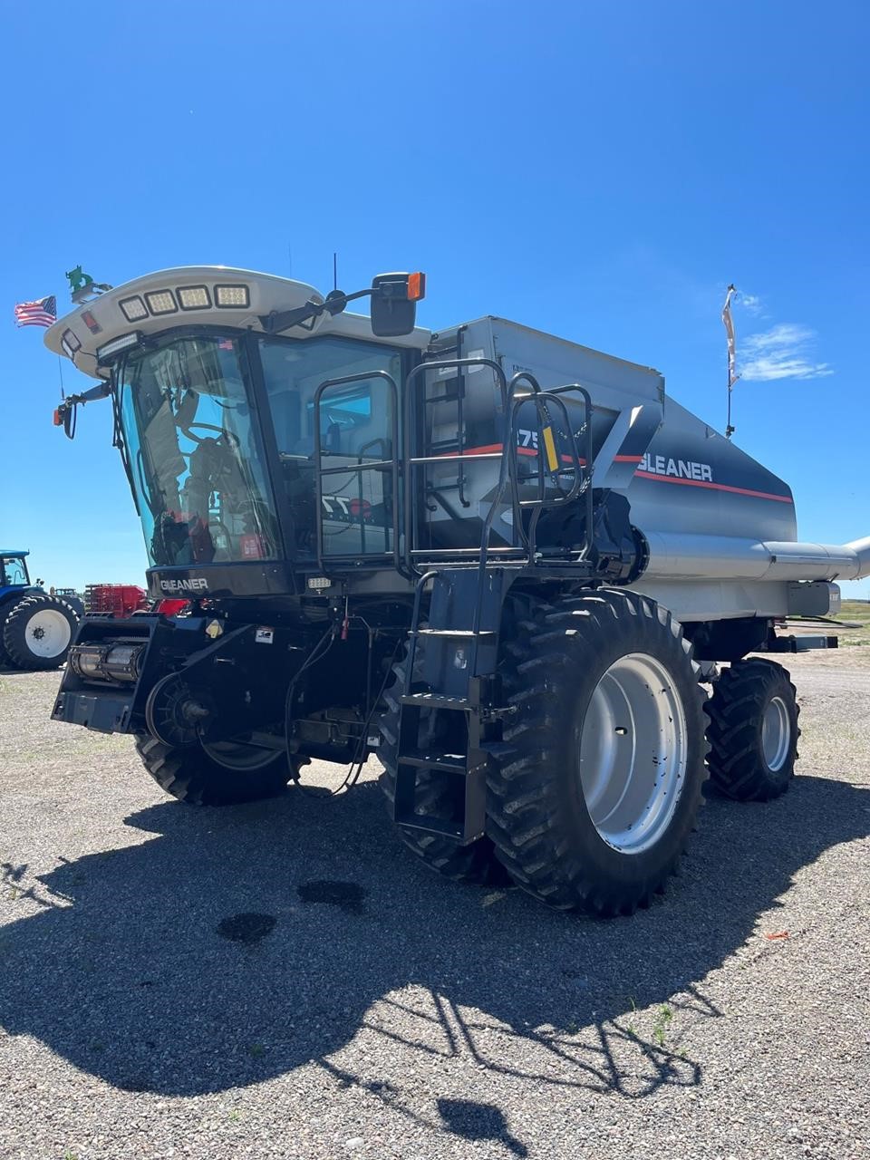 2005 Gleaner R75
