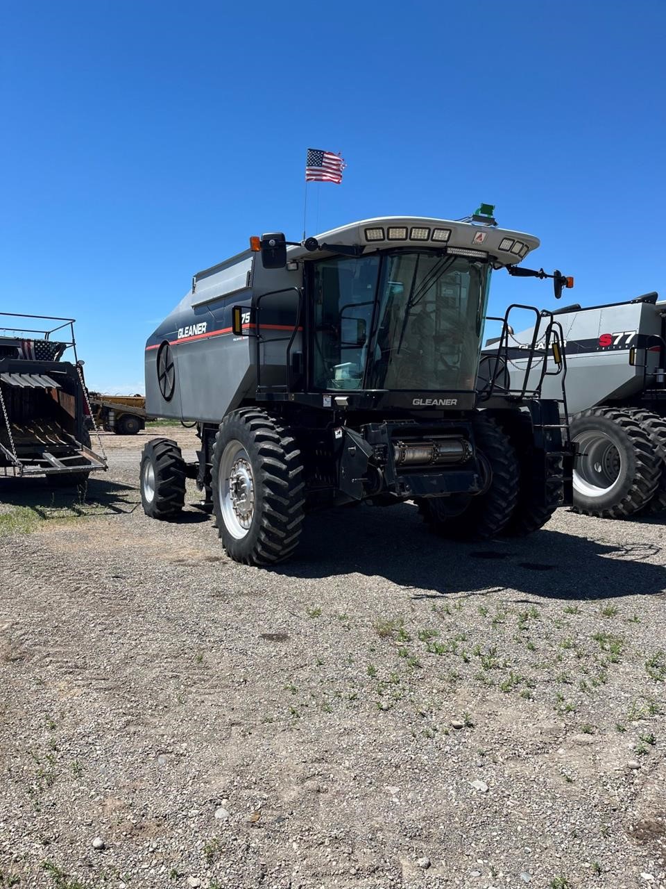 2005 Gleaner R75