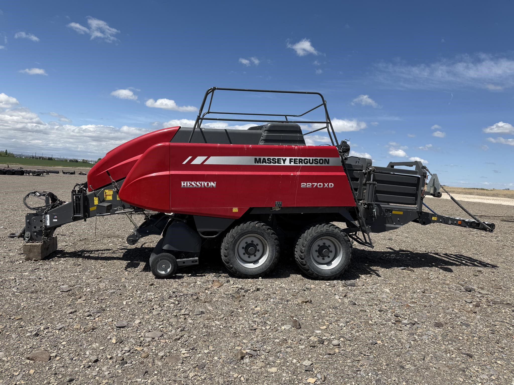 2022 Massey Ferguson 2270XD