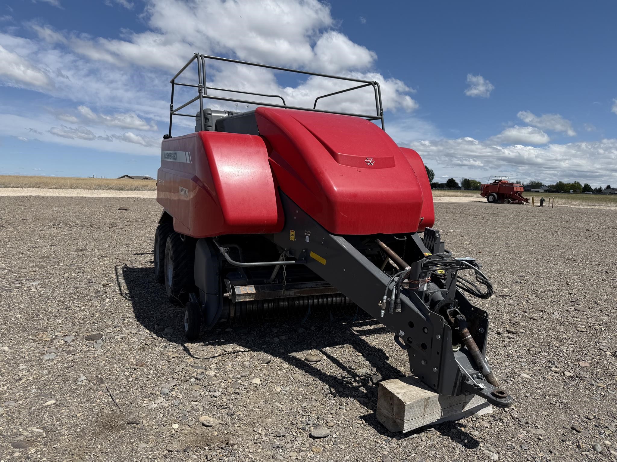 2022 Massey Ferguson 2270XD