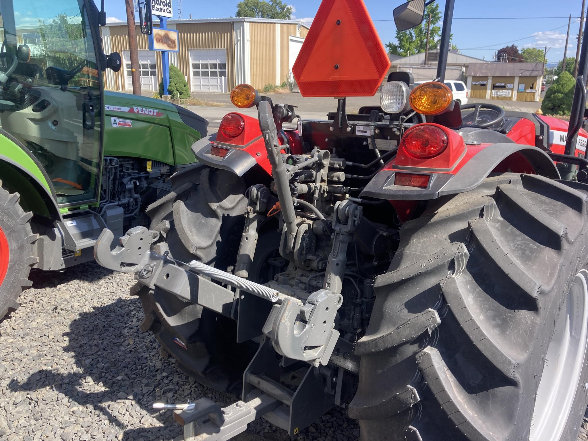 2024 Massey Ferguson 3GE.105