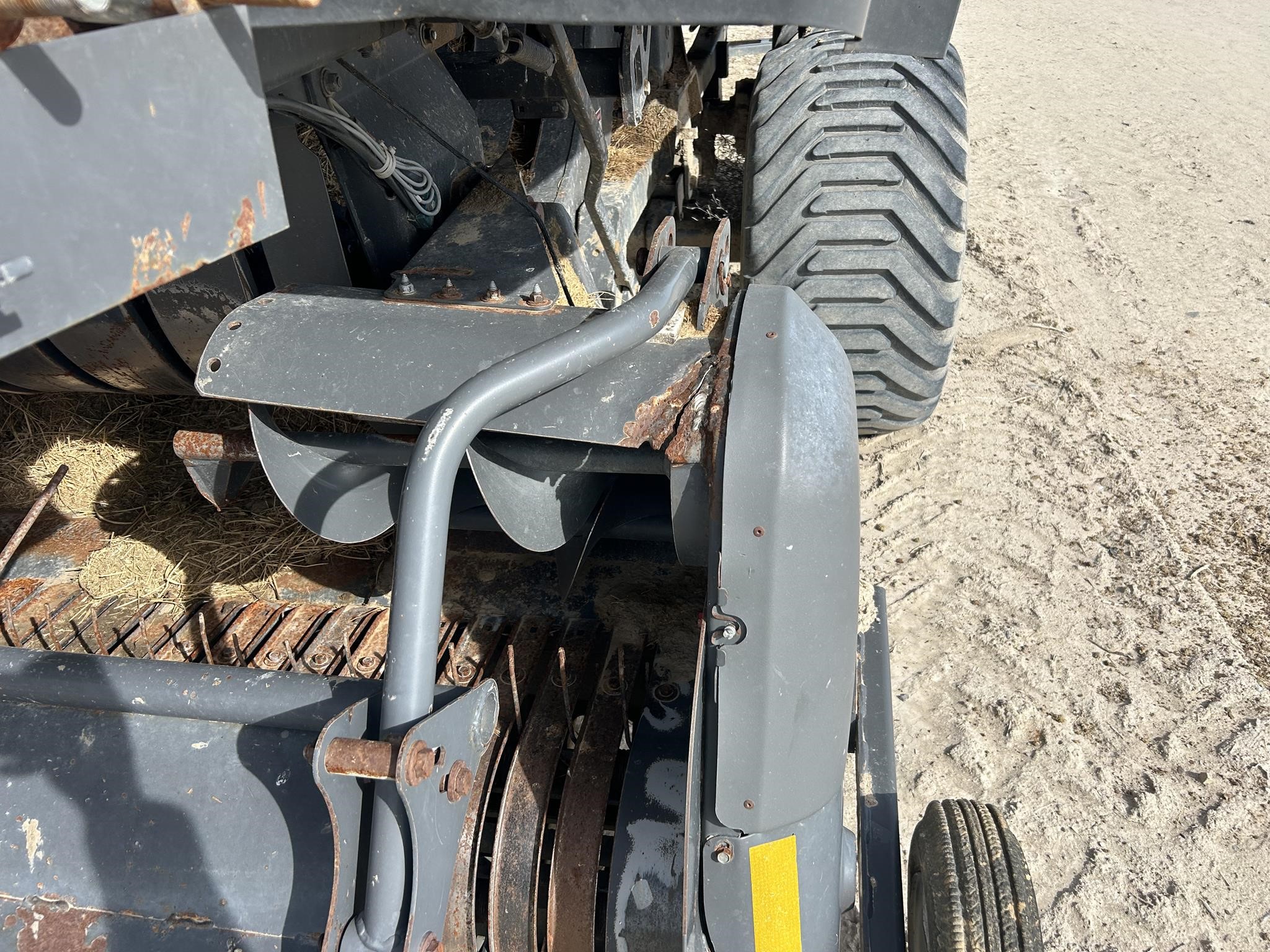 2010 Massey Ferguson 2190