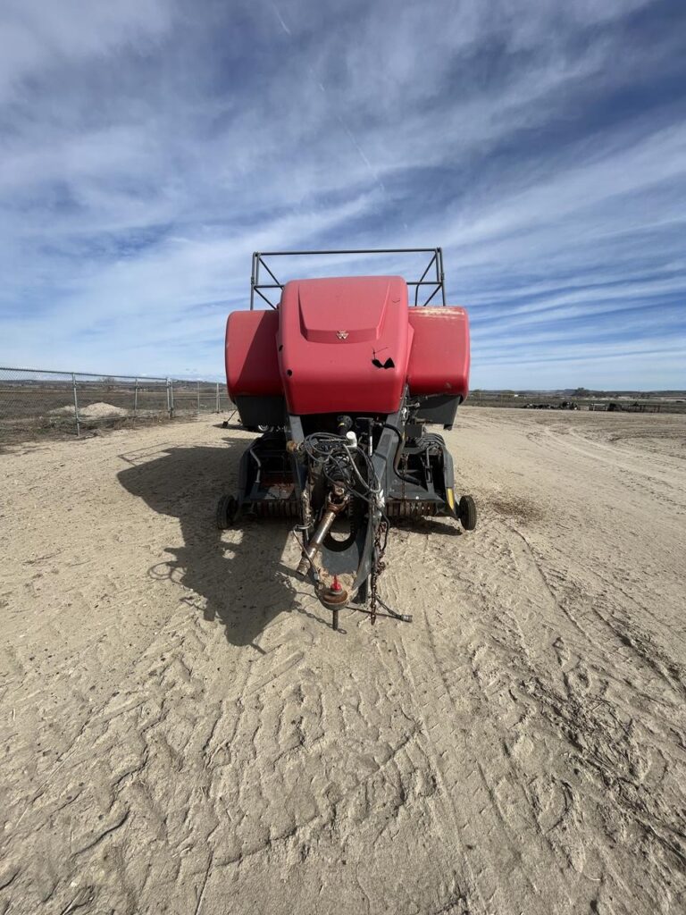2010 Massey Ferguson 2190