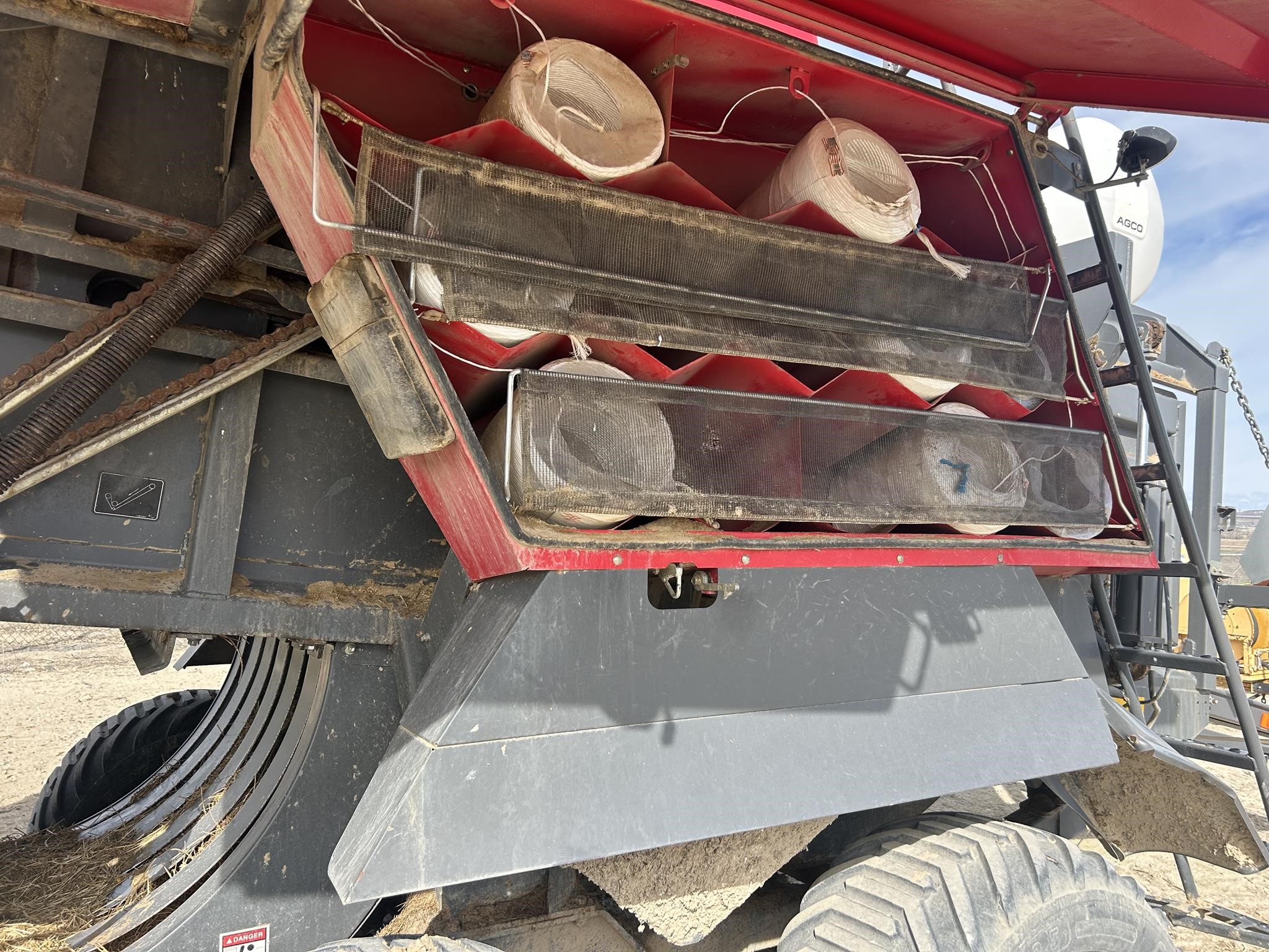 2010 Massey Ferguson 2190