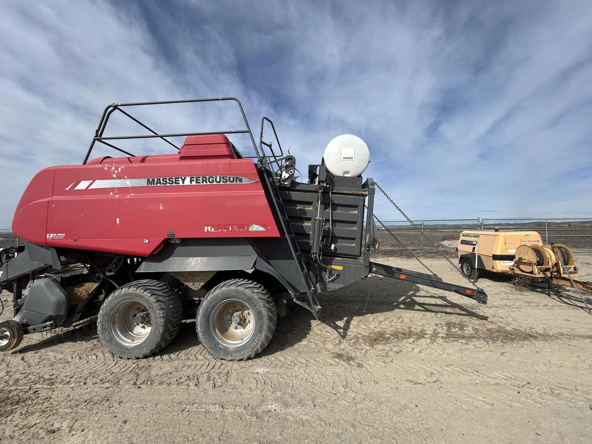 2010 Massey Ferguson 2190