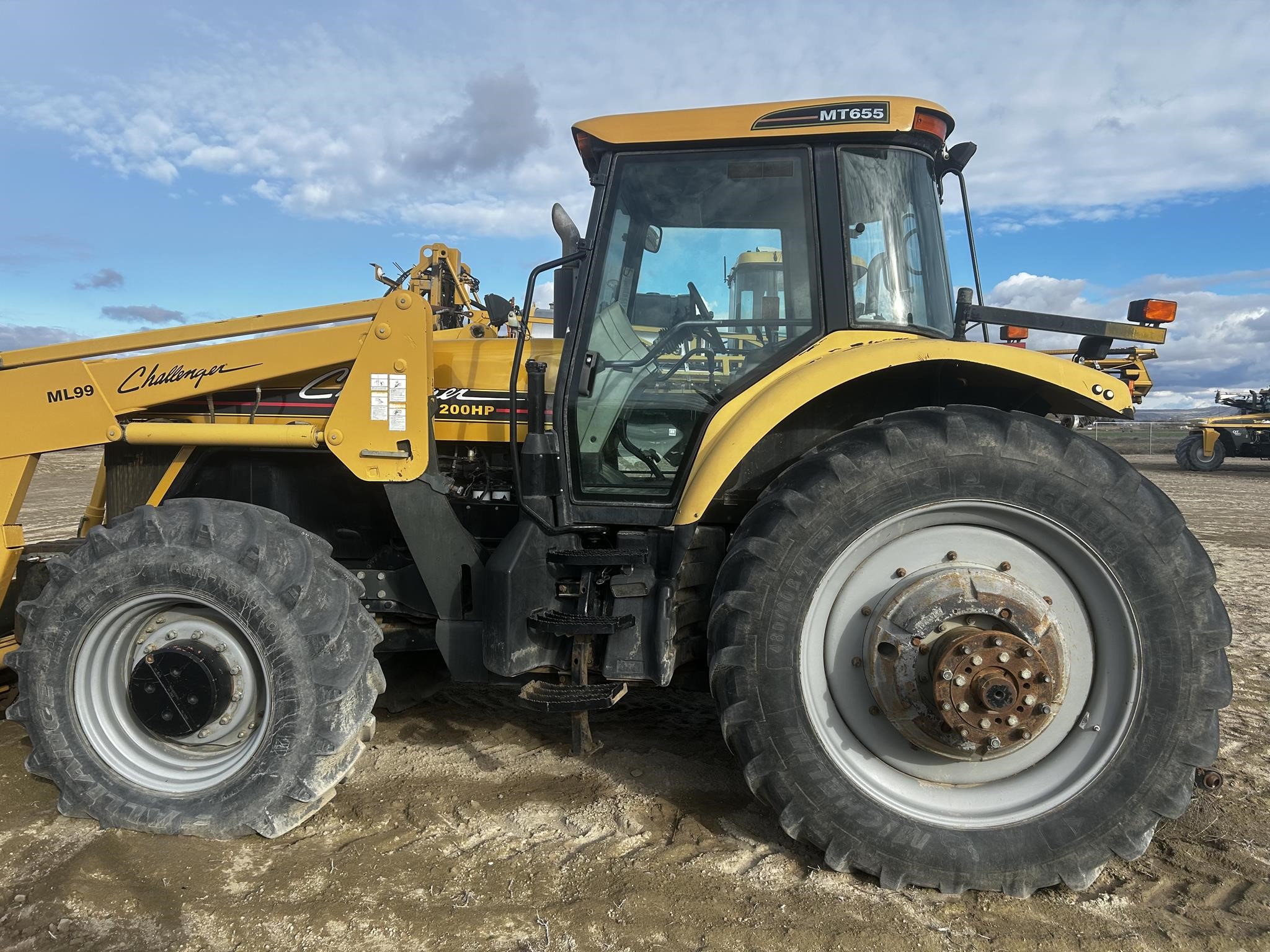 2002 Challenger MT655B