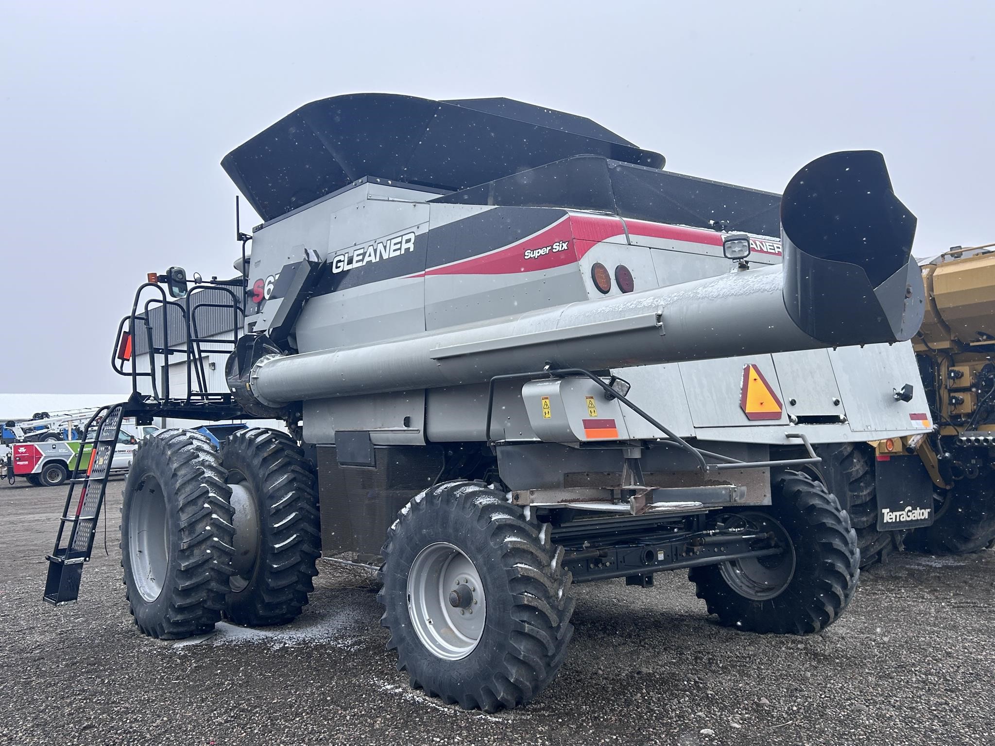 2011 Gleaner S67