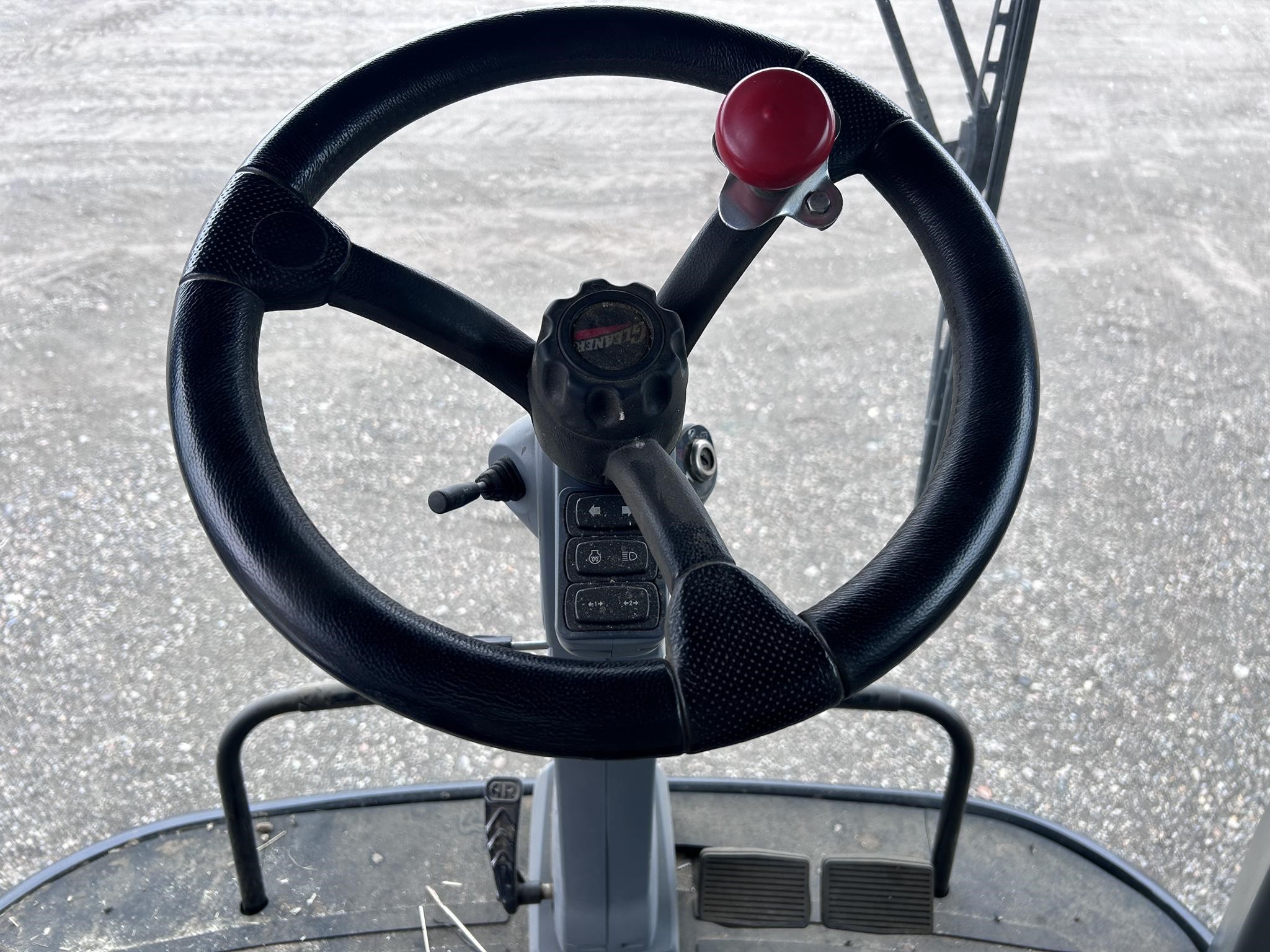 2011 Gleaner S67
