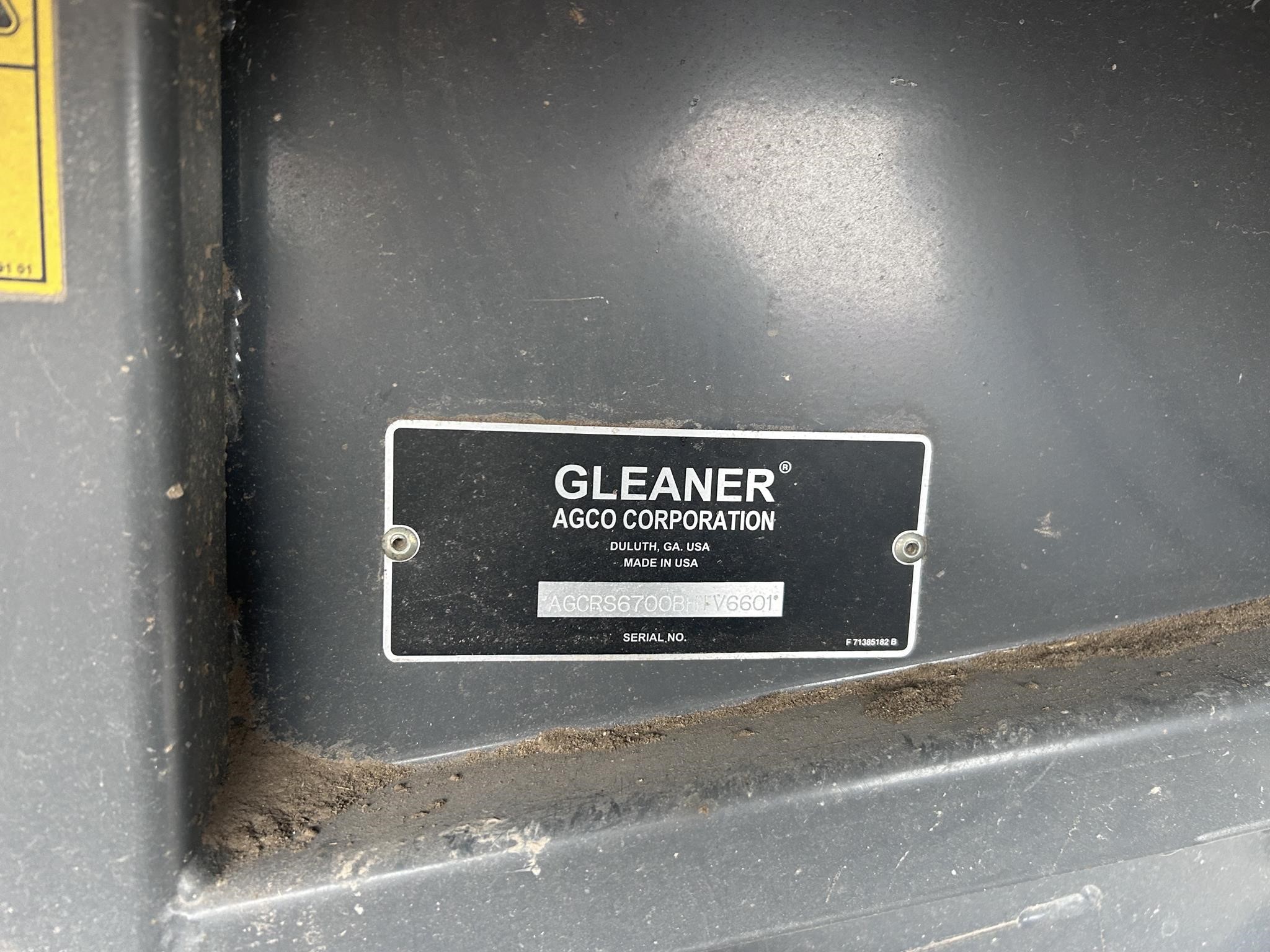 2011 Gleaner S67