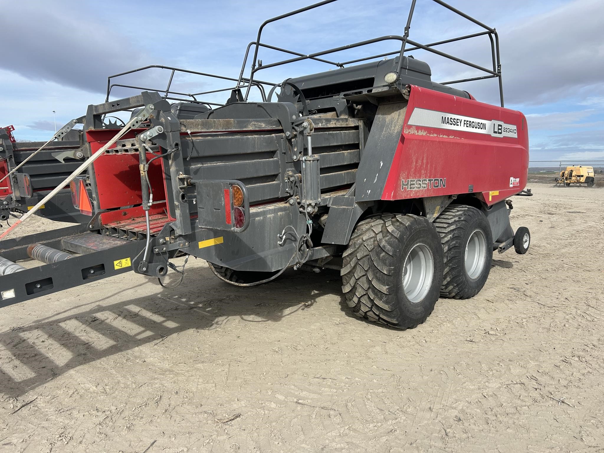 2023 Massey Ferguson LB2234XD
