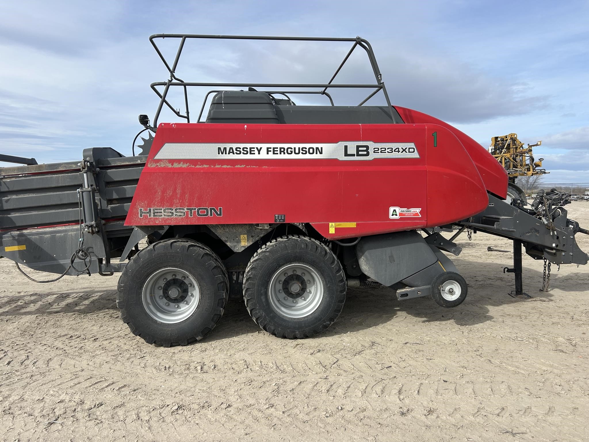 2023 Massey Ferguson LB2234XD