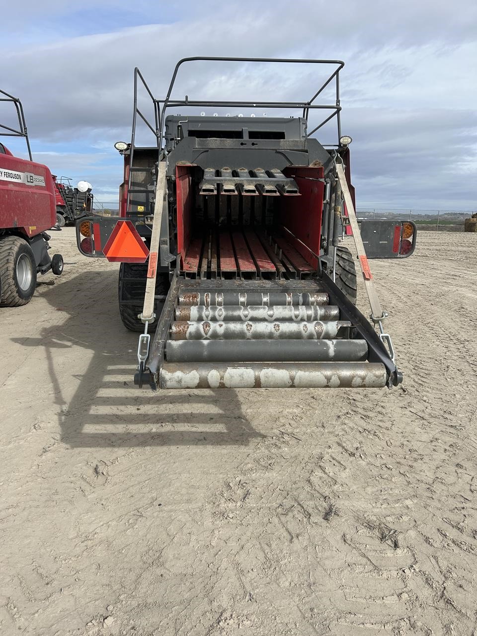2023 Massey Ferguson LB2234XD