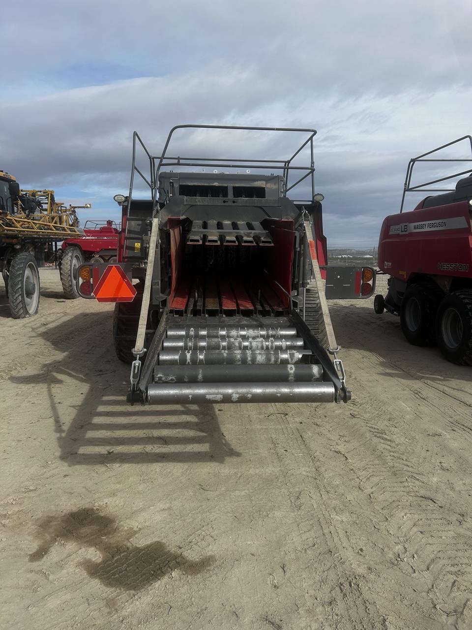 2023 Massey Ferguson LB2234XD