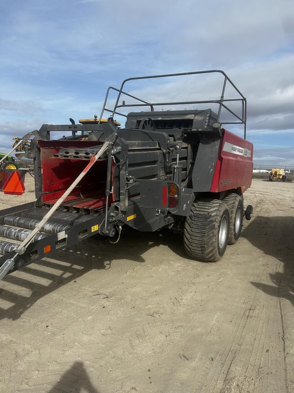 2023 Massey Ferguson LB2234XD