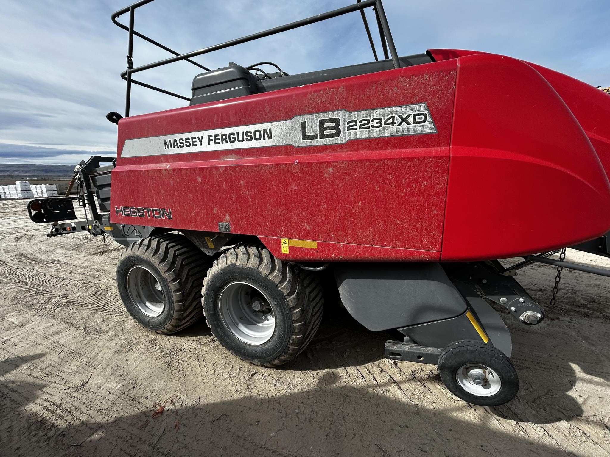 2023 Massey Ferguson LB2234XD