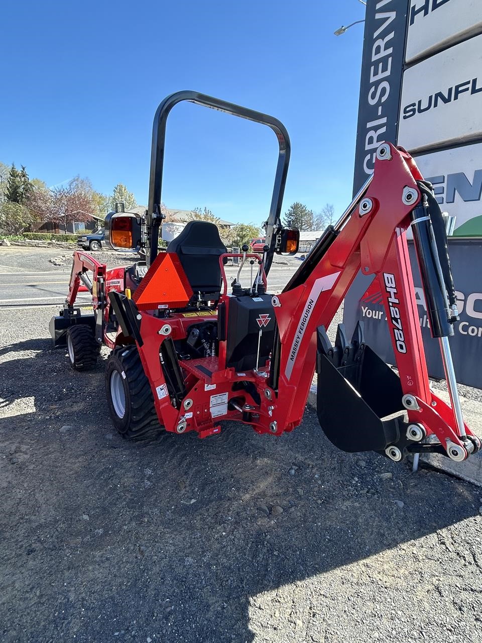 2026 Massey Ferguson GC1723EB
