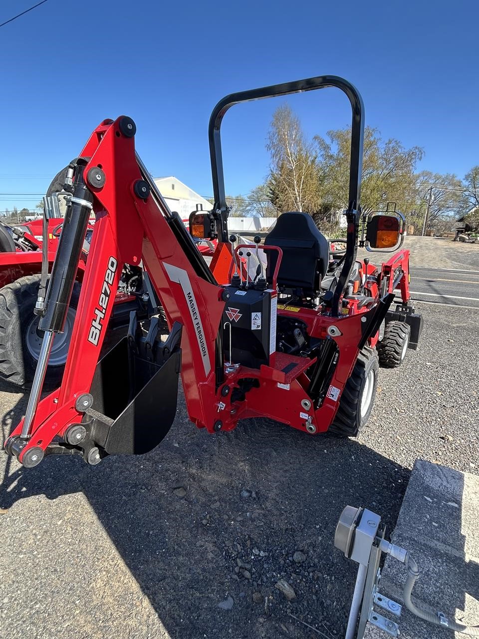 2026 Massey Ferguson GC1723EB