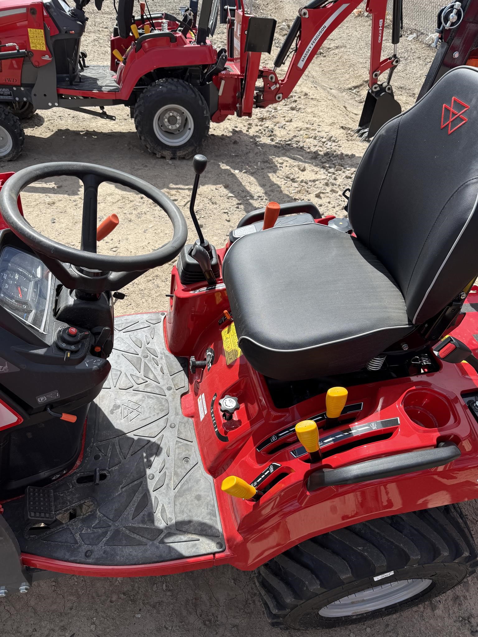 2026 Massey Ferguson GC1723EB