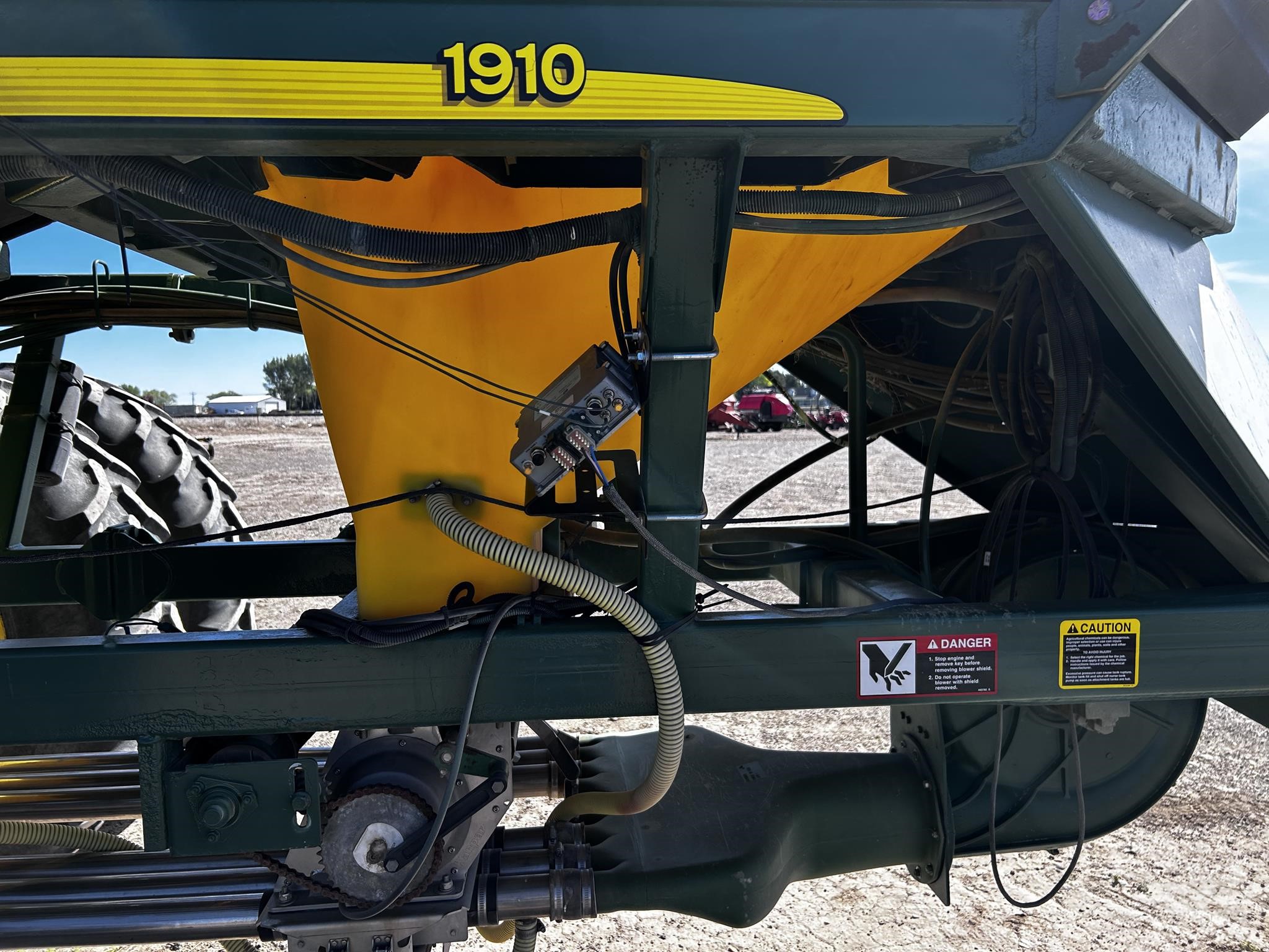 2008 John Deere 1910