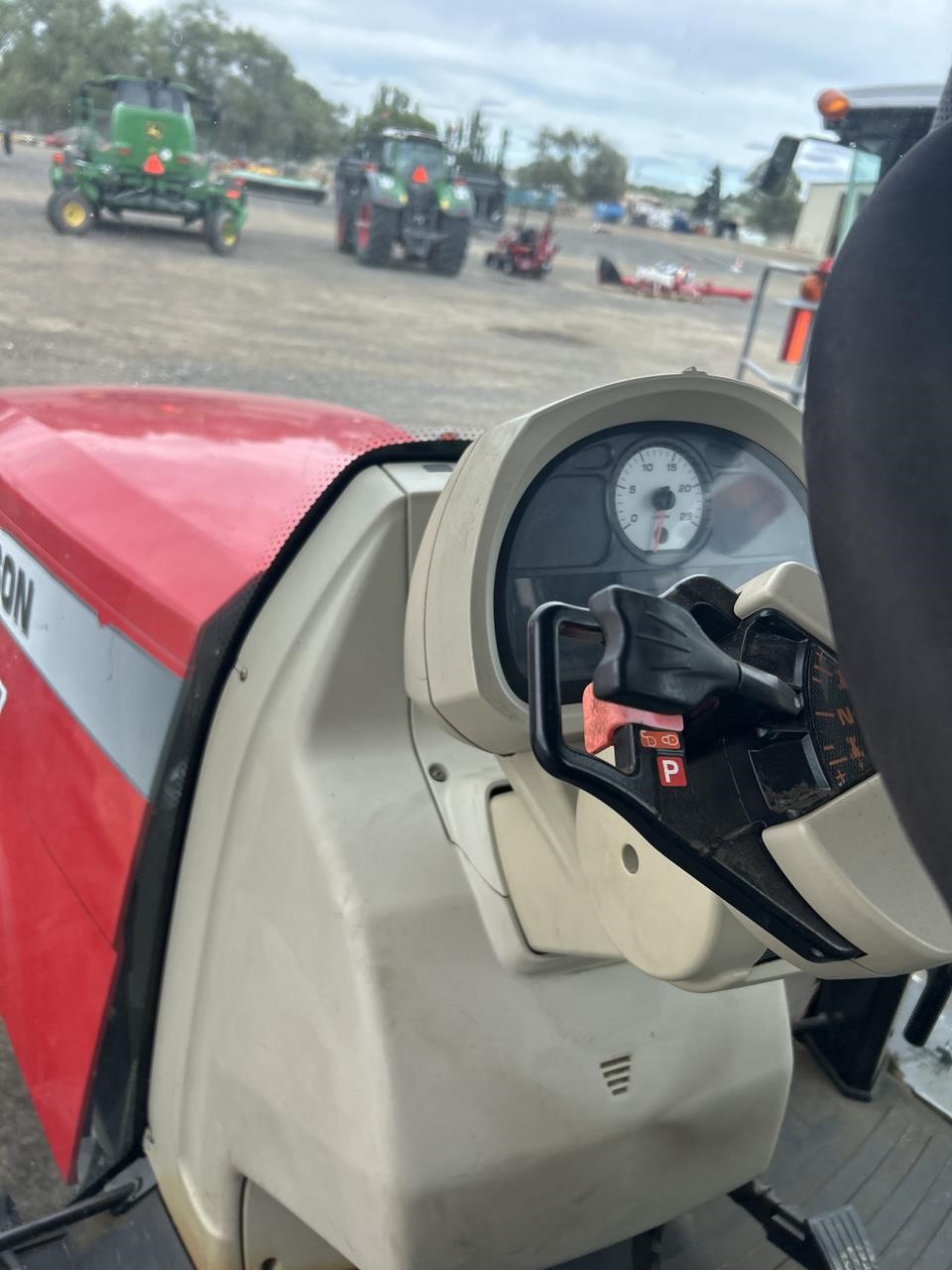 2015 Massey Ferguson 8727