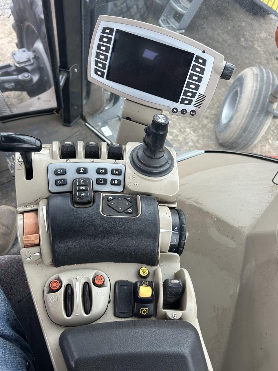 2015 Massey Ferguson 8727
