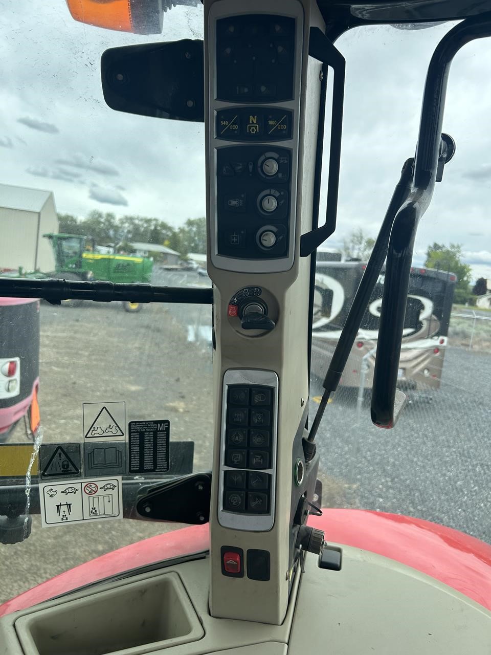 2015 Massey Ferguson 8727