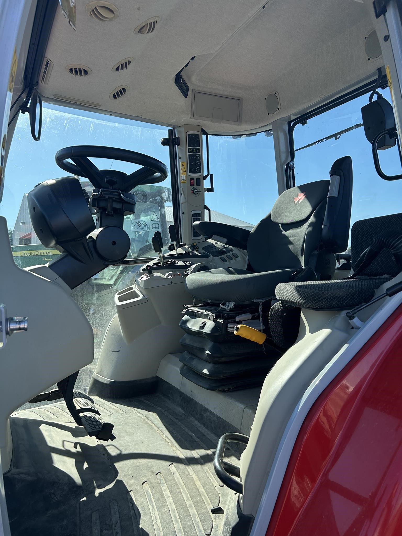 2023 Massey Ferguson 5S.115