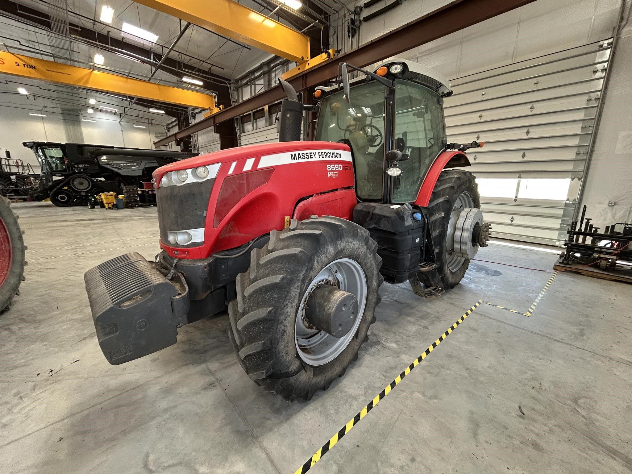 2012 Massey Ferguson 8690