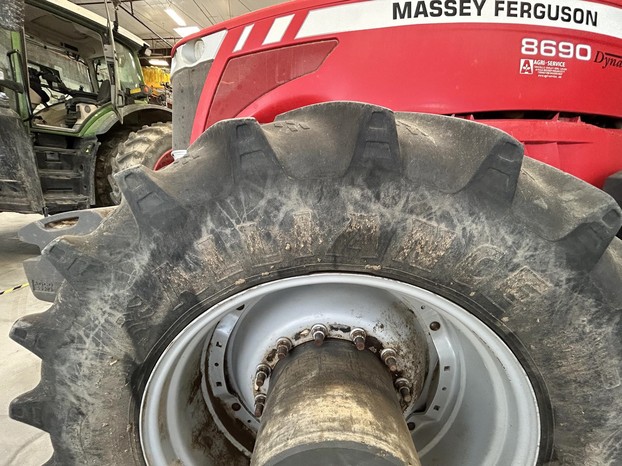 2012 Massey Ferguson 8690