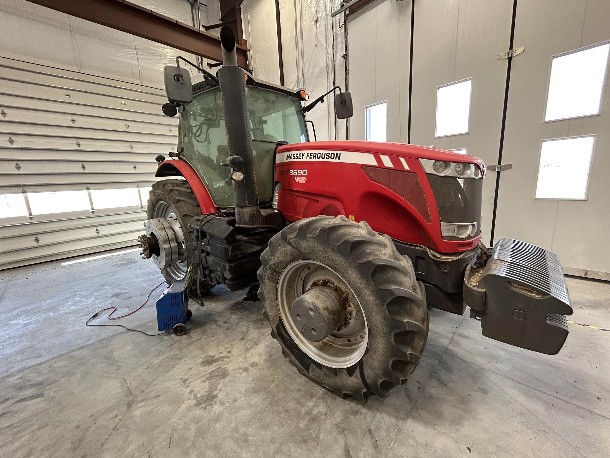 2012 Massey Ferguson 8690